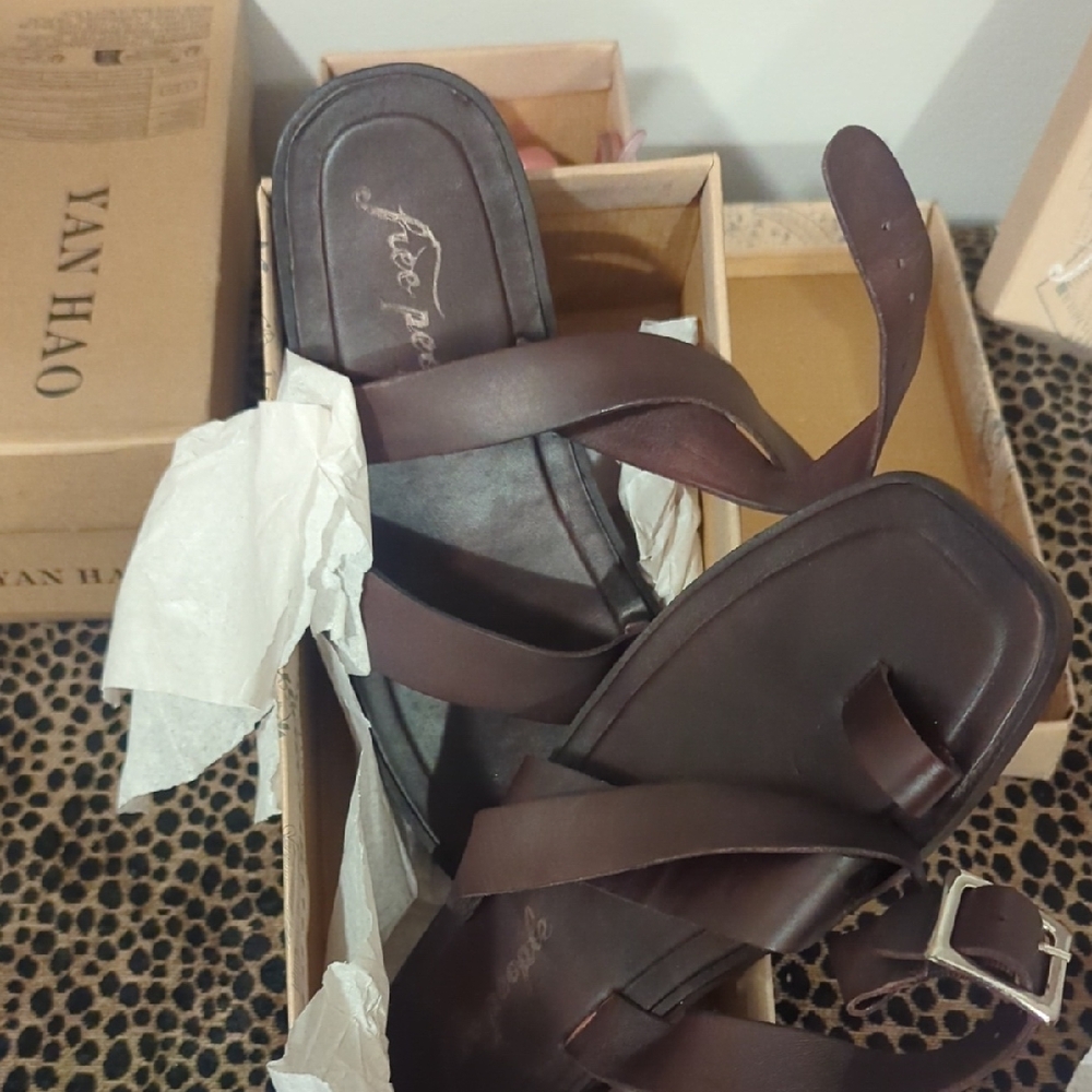 Yan Hao Brown Leather Sandals
